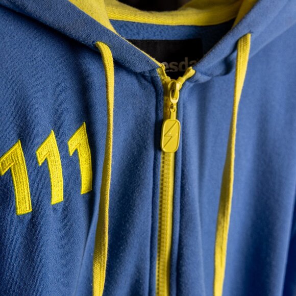 RARE Bethesda Limited Edition Fallout 4 Vault 111 Zip Up Blue Hoodie Medium 2015 - Picture 5 of 6